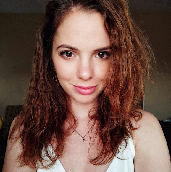 Poshmark profile picture for @sova